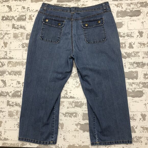 Mountain Lake Women 12 Capris Blue Chambray Straight Leg Snap Top Pocket Light - Picture 3 of 13